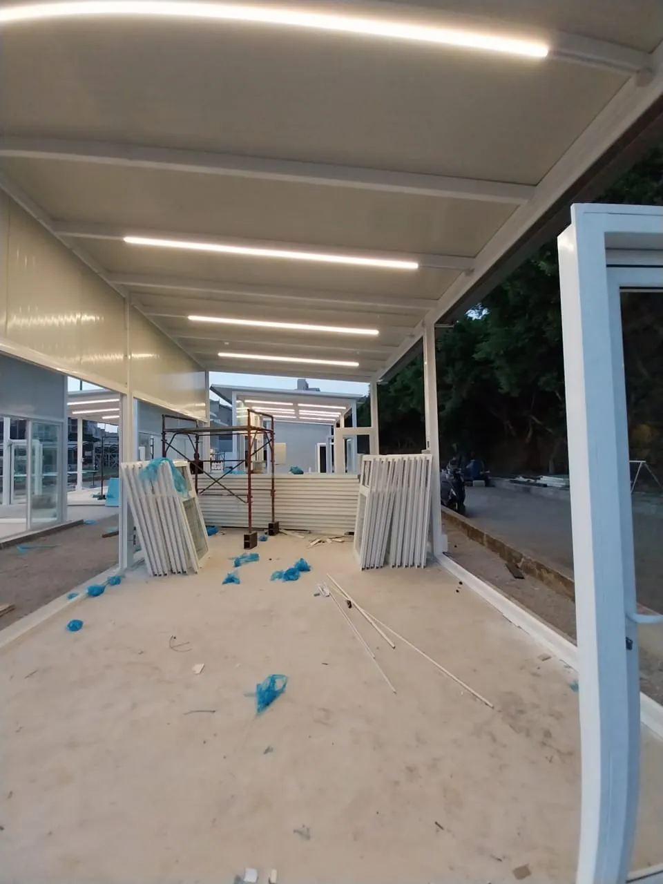Installation of Steel Booths with Demountable Walls – Sin El Fil